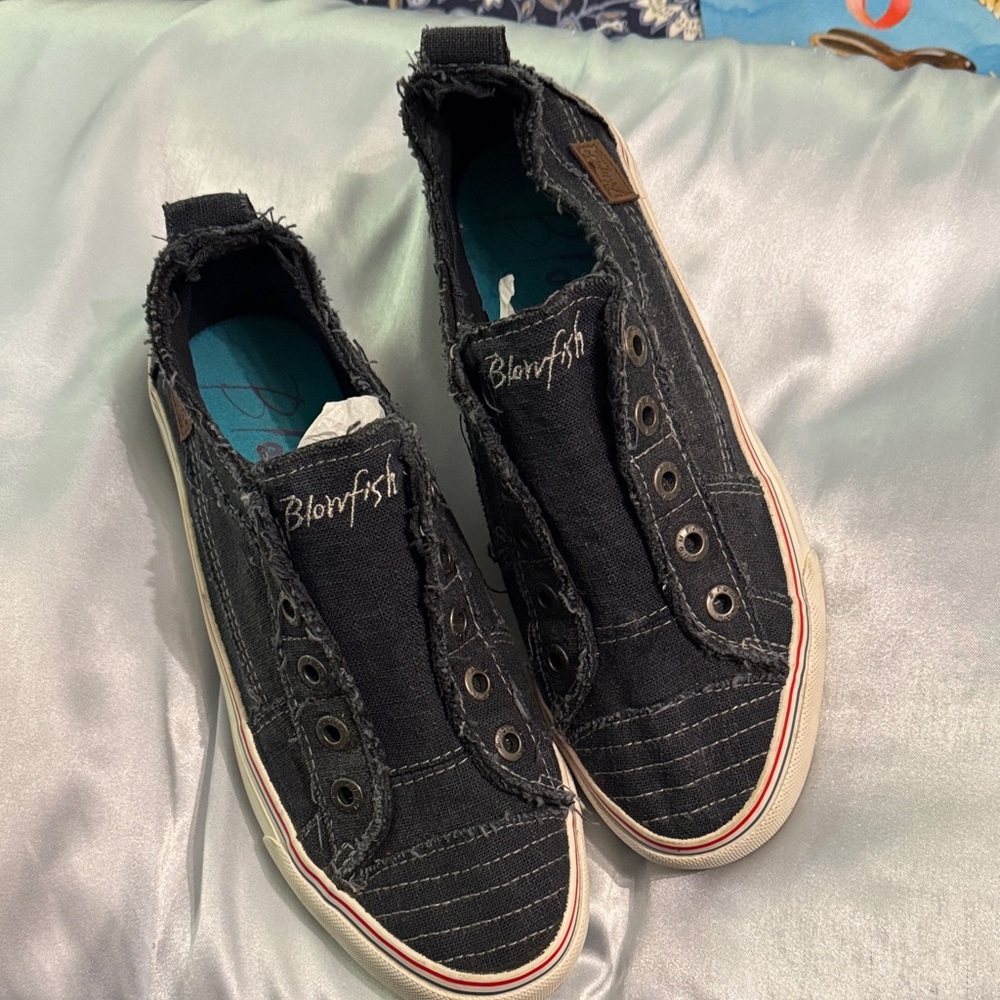 Blowfish Navy ladies Canvas Slip-On Sneakers